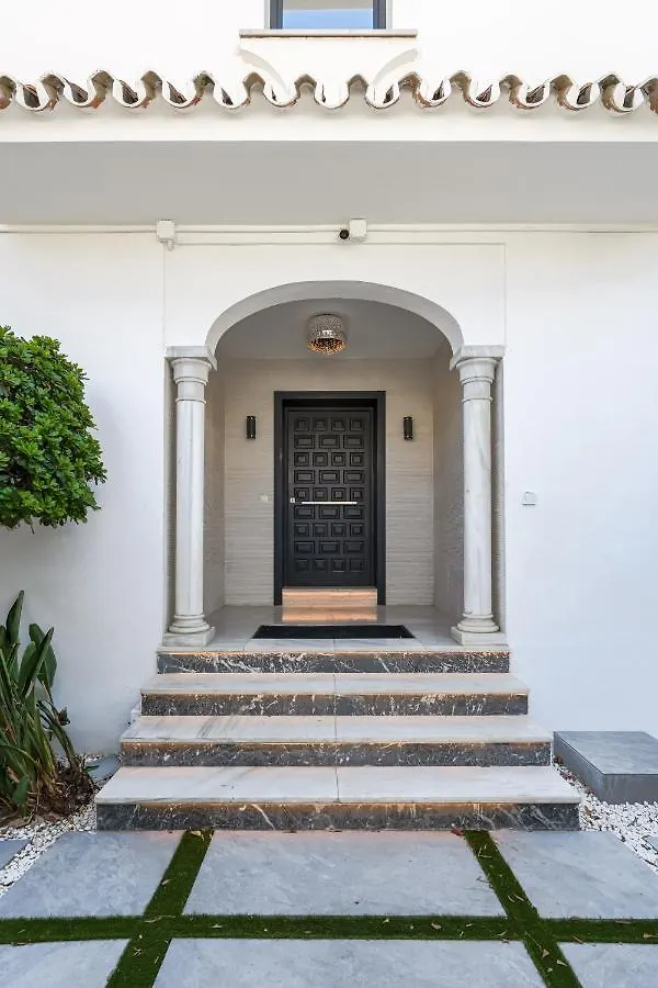 Villa 27 Nueva Andalucia Puerto Banus Marbella