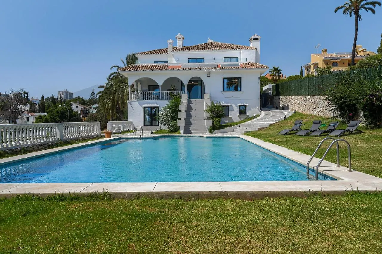 Villa 27 Nueva Andalucia Puerto Banus Marbella